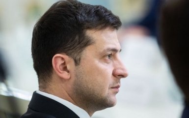 Зеленский провел переговоры с КСУ на фоне одиозного решения