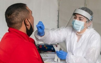 В Литве лишат больничных выплат невакцинированных, заразившихся коронавирусом