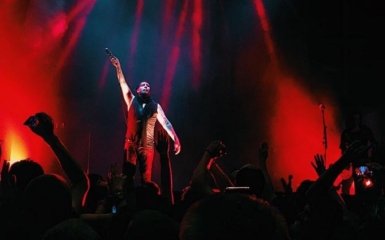 Эпатажный певец в Киеве сделал неожиданное заявление о Москве: опубликовано видео