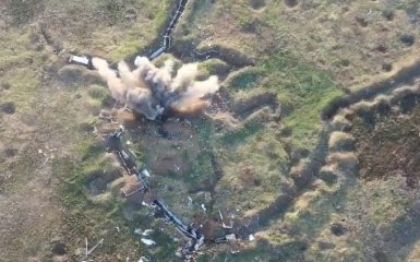 Украинские военные устроили ад боевикам на Донбассе - зрелищное видео