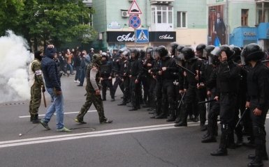 В сети вспомнили жестокий разгон последнего украинского митинга в Донецке: опубликованы фото и видео