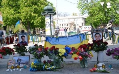 Події 2 травня в Одесі:  у центрі міста вшанували пам'ять загиблих українських активістів, з'явились фото