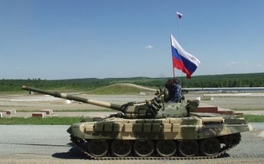 Появилось новое видео с танками России на Донбассе