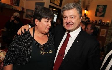 Порошенко в Одессе сходил в кафе, которое пытались взорвать: появились фото и видео