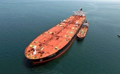 танкер з нафтою