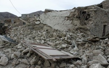 Иран потрясло мощное землетрясение, есть жертвы