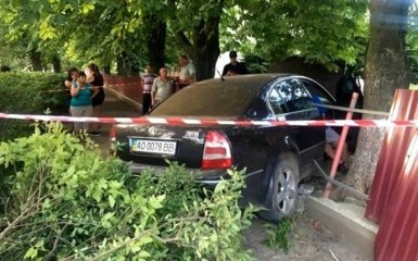 В Ужгороді п'яний на авто влетів у дитячий садок: з'явилися фото і відео