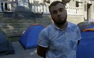 У Молдові почався «майдан»: люди блокують держустанови, встановлюють намети (відео)