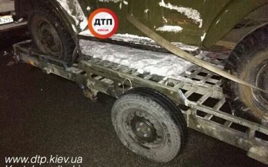 В масштабной аварии под Киевом разбились четыре машины: появились фото