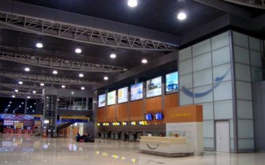 Літак з евакуйованими з Китаю сів у Харкові - як його зустріли