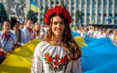 З Днем вишиванки: привітання і цікаві факти про етнічний одяг України