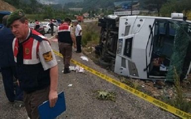 В Турции перевернулся туристический автобус, среди пострадавших есть украинцы