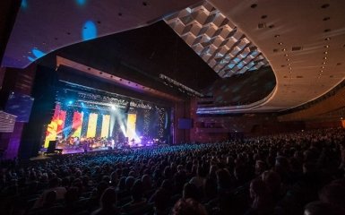 В Киеве обратились к украинцам, покупающим билеты на российских артистов: появилось видео