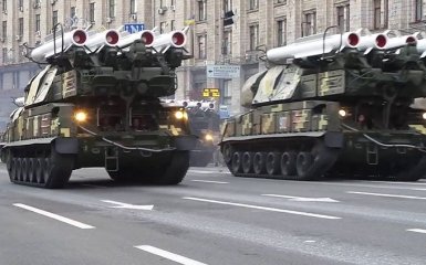 Репетиція параду і асфальт: Міноборони жорстко відповів Київавтодору, а в мережі киплять суперечки