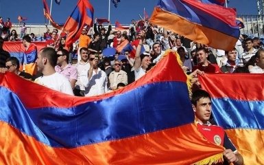 У Вірменії оголосили "оксамитову революцію"