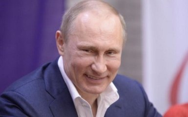 У мережі посміялися над тритомником цитат Путіна: опубліковано фото