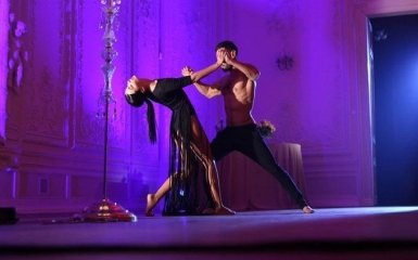 Голый торс и горячие танцы в новом клипе Козловского: опубликованы фото и видео