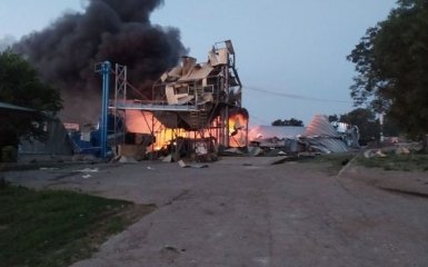 Армія РФ атакувала Калібрами зерновий термінал на Одещині. Є постраждалі