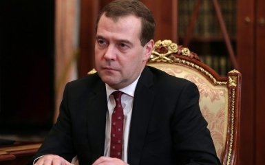 Справжній жорсткий лідер: в Росії висміяли реакцію Медведєва на дачний скандал
