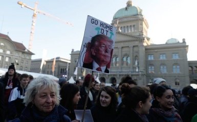 В Швейцарии прошли протесты против визита Трампа в Давос