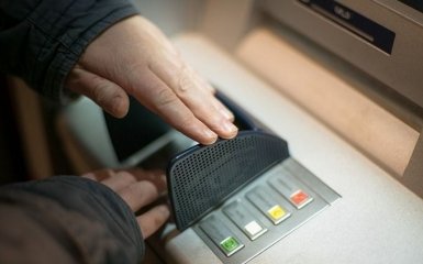 Карантин в Украине: как будут пополнять банкоматы и работать банки
