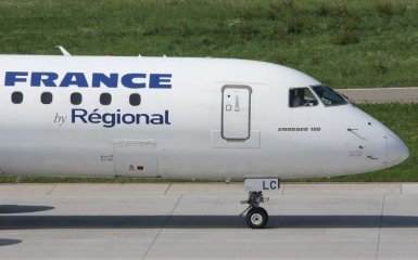 У Франції хочуть заборонити короткі авіарейси заради клімату