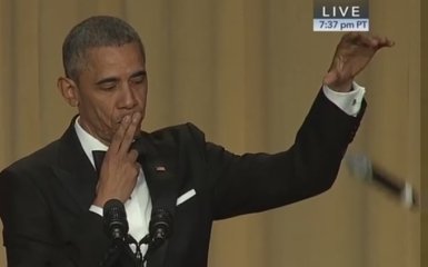 Обама на прощании с журналистами бросил микрофон: опубликовано видео