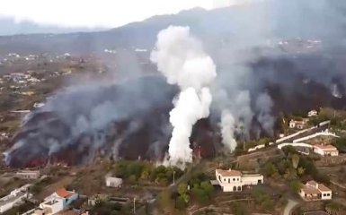 Вулкан поглощает города на Канарских островах - фото и видео