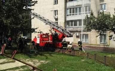 В жилом доме Киева произошел пожар, есть погибшие: появились фото