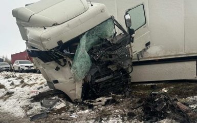 Під Львовом сталася масштабна аварія — загинуло 7 людей