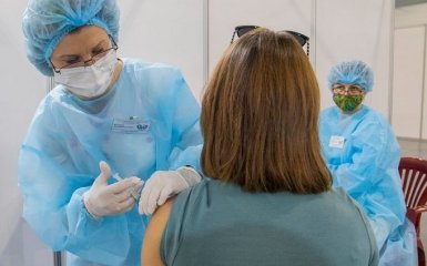 В Украине запустили массовую вакцинацию препаратом Pfizer-BioNTech