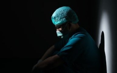 Соцстрах озвучив кількість медиків на самоізоляції та суми виплат