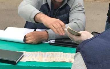 На Днепропетровщине на взятке пойман глава района: появились фото