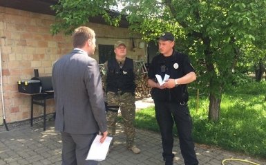 Следователи проводят обыск у одного из руководителей "Демальянса"