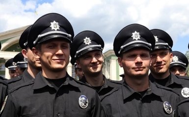 У трьох містах Донбасу з'явилася нова поліція: опубліковані фото