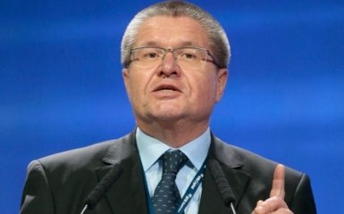 Стыдно, что взятка маленькая: сеть продолжает кипеть из-за скандала с министром в России