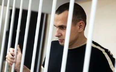 Адвокат: у Сенцова через голодування сталася друга криза