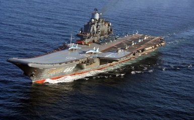 Соцмережі висміяли прохід єдиного авіаносця Росії через Ла-Манш: з'явилися фото і відео