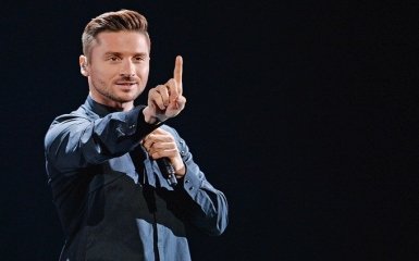 Лазарєв заспівав зі шведськими геями: опубліковано відео