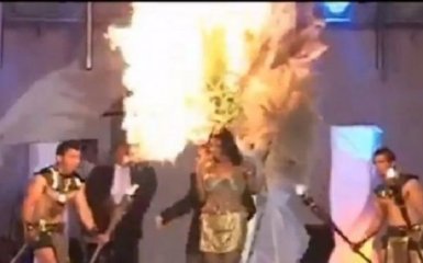 В Сальвадоре на конкурсе красоты прямо на сцене загорелась участница: появилось жуткое видео