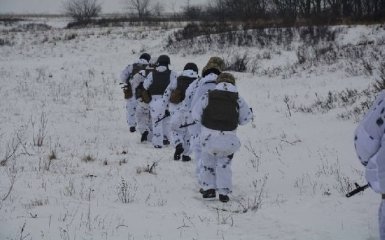 Українські військові виявили на Донбасі групу диверсантів