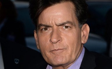 Чарли Шина обвинили в изнасиловании несовершеннолетнего актера в 80-х