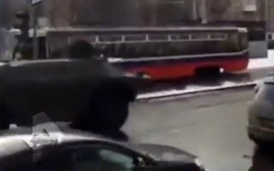У Москві на вулицях катався броньовик з автоматником: опубліковане відео