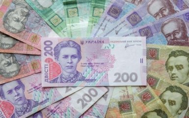 Українці беруть кредити під космічні відсотки, а у боржників проблеми гірше колекторів