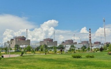 Войска РФ заставляют работников Запорожской АЭС осушить охлаждающие бассейны