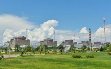 Войска РФ заставляют работников Запорожской АЭС осушить охлаждающие бассейны