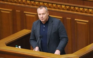 Ляшко показав указ президента про припинення громадянства Артеменка