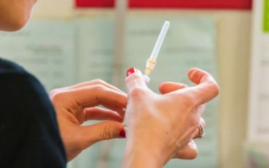 Вчені поставили під сумнів необхідність третьої дози вакцини проти COVID-19