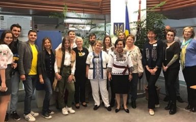 Українці обрали президента на першій закордонній дільниці
