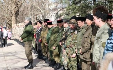 В Крыму отмечают День защитника Отечества, детей учат собирать автоматы: опубликованы фото